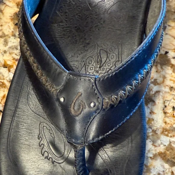 OluKai Black Leather Sandals - Picture 5 of 6